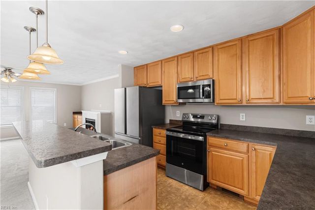 5525 Taylors Walke LN, Virginia Beach, VA 23462