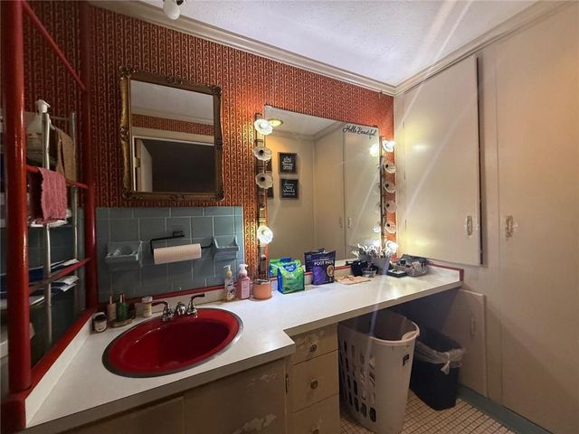 1184 Edna Place, Macon, GA 31204