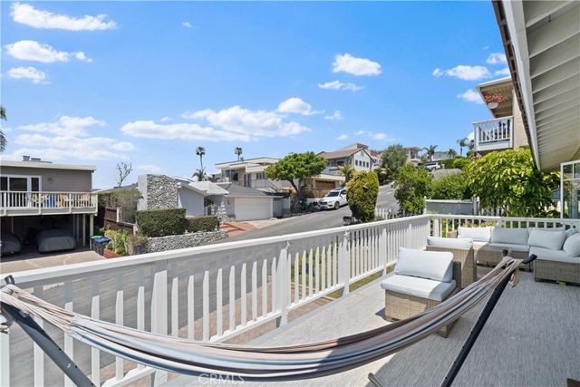 1044 Noria Street, Laguna Beach, CA 92651