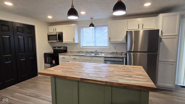 9331 Cherry Valley Court, Indianapolis, IN 46235