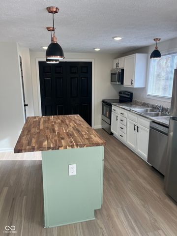 9331 Cherry Valley Court, Indianapolis, IN 46235