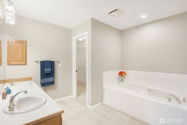 14125 SE 238th Lane, Kent, WA 98042