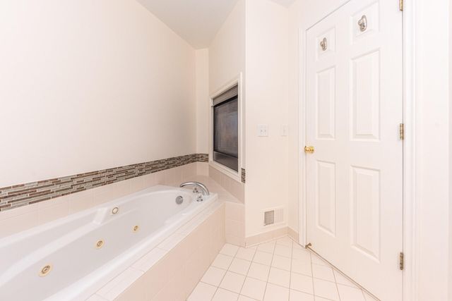 5588 Hampshire Lane, Ypsilanti, MI 48197