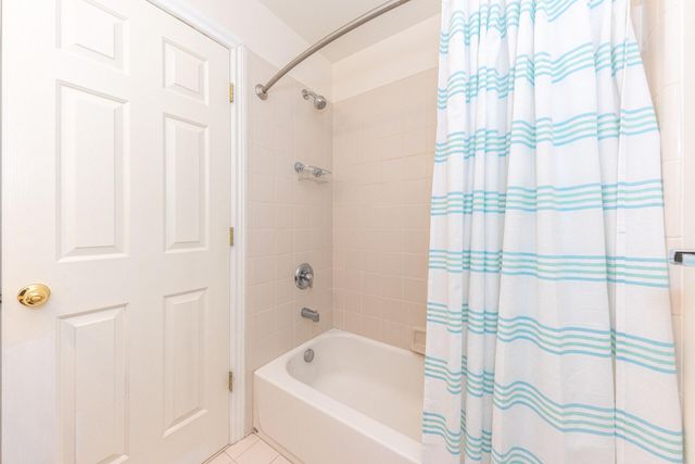 5588 Hampshire Lane, Ypsilanti, MI 48197