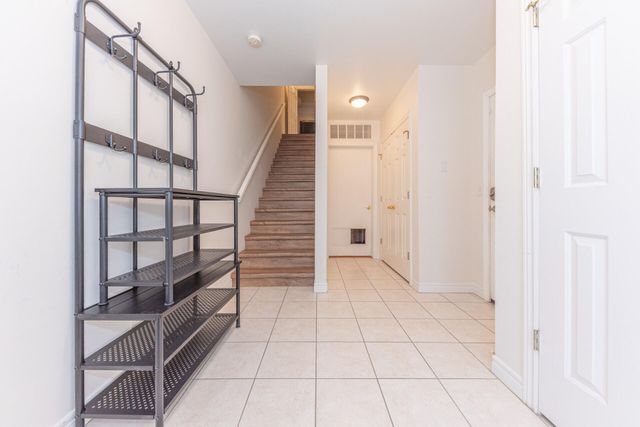 5588 Hampshire Lane, Ypsilanti, MI 48197