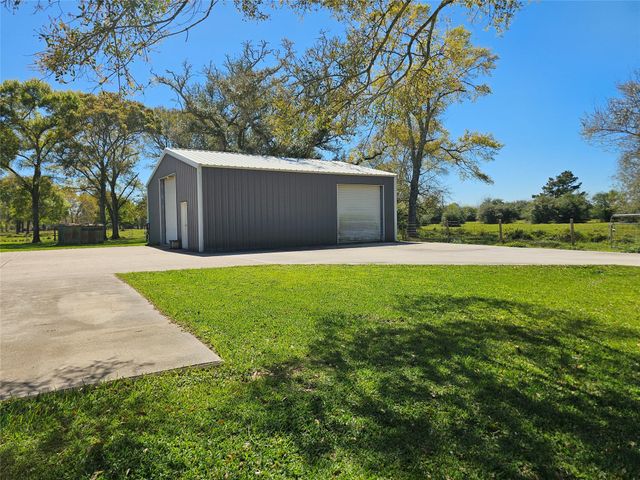 5100 Warpath Street, Alvin, TX 77511