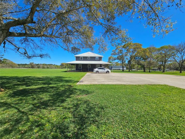 5100 Warpath Street, Alvin, TX 77511