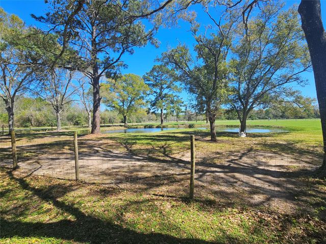 5100 Warpath Street, Alvin, TX 77511