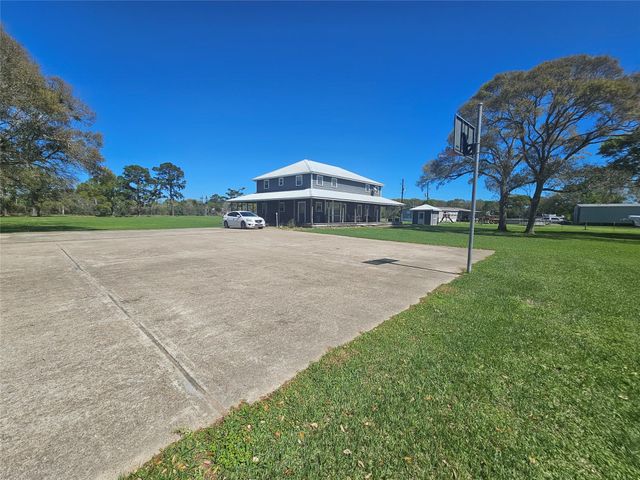 5100 Warpath Street, Alvin, TX 77511