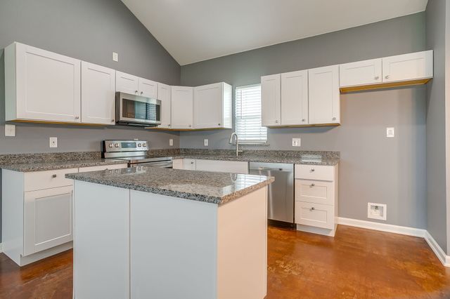 604 S Aquilla Street, Itasca, TX 76055