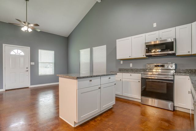 604 S Aquilla Street, Itasca, TX 76055