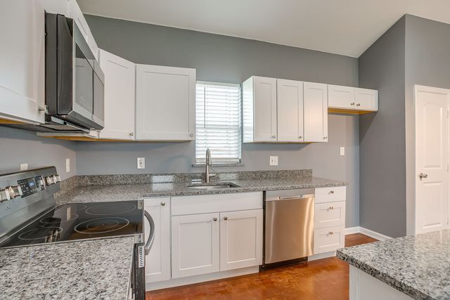 604 S Aquilla Street, Itasca, TX 76055