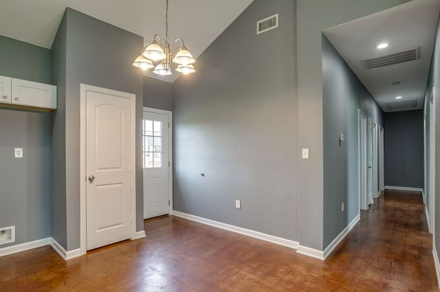 604 S Aquilla Street, Itasca, TX 76055