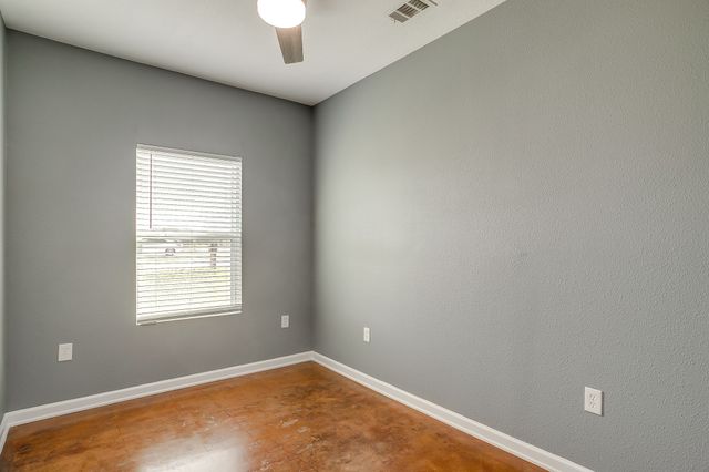 604 S Aquilla Street, Itasca, TX 76055