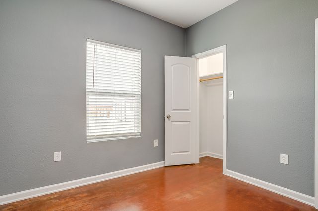 604 S Aquilla Street, Itasca, TX 76055