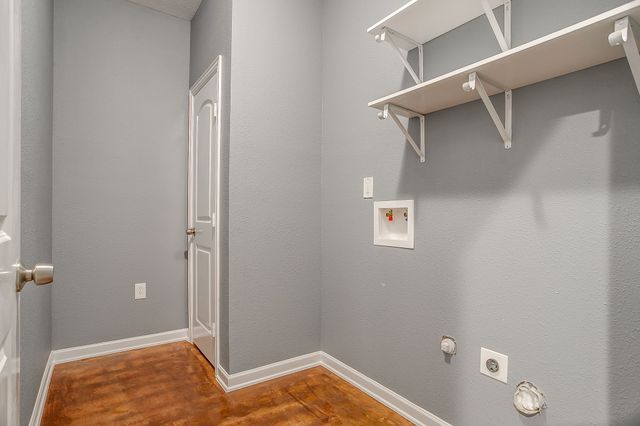 604 S Aquilla Street, Itasca, TX 76055