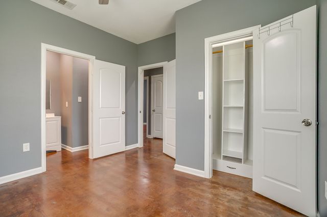 604 S Aquilla Street, Itasca, TX 76055