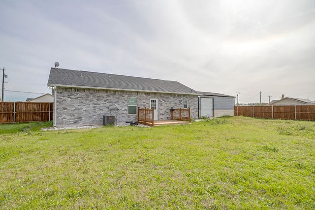 604 S Aquilla Street, Itasca, TX 76055