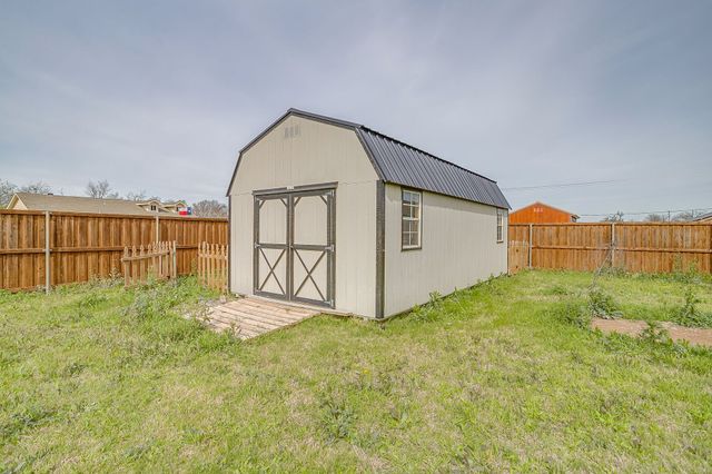 604 S Aquilla Street, Itasca, TX 76055