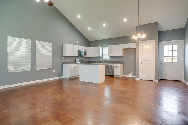 604 S Aquilla Street, Itasca, TX 76055