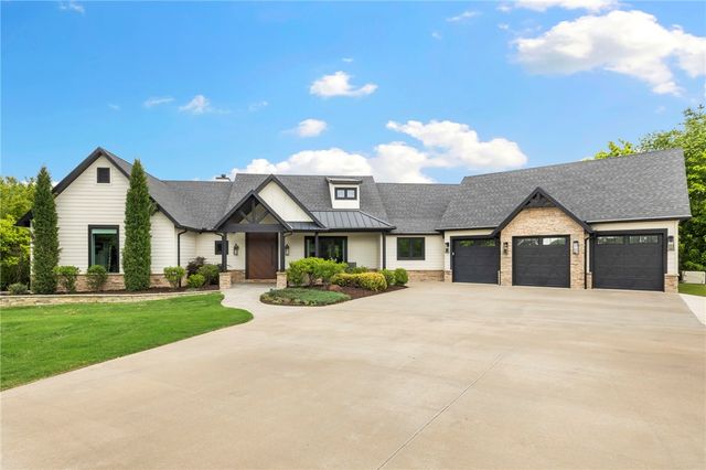260 W Brown Road, Cave Springs, AR 72718