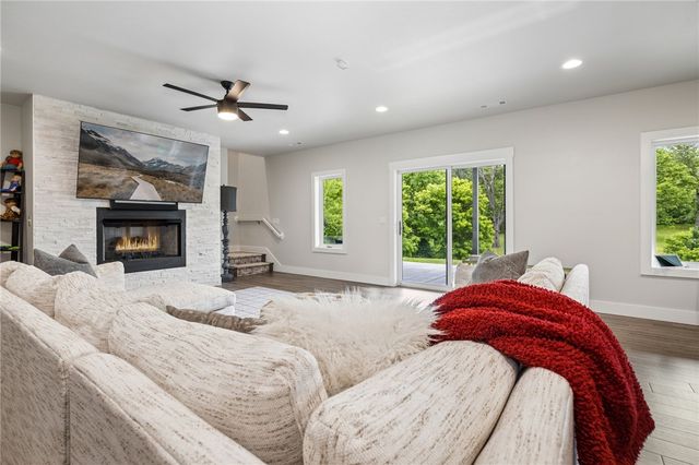 260 W Brown Road, Cave Springs, AR 72718