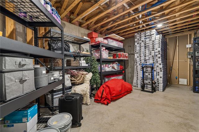 260 W Brown Road, Cave Springs, AR 72718