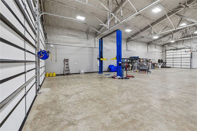 260 W Brown Road, Cave Springs, AR 72718