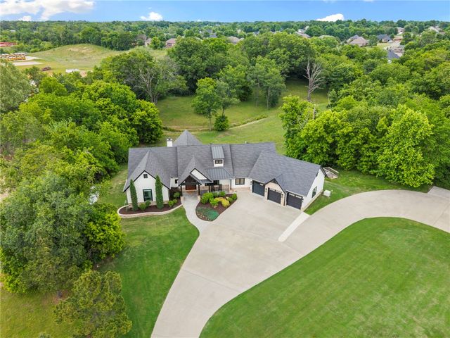 260 W Brown Road, Cave Springs, AR 72718