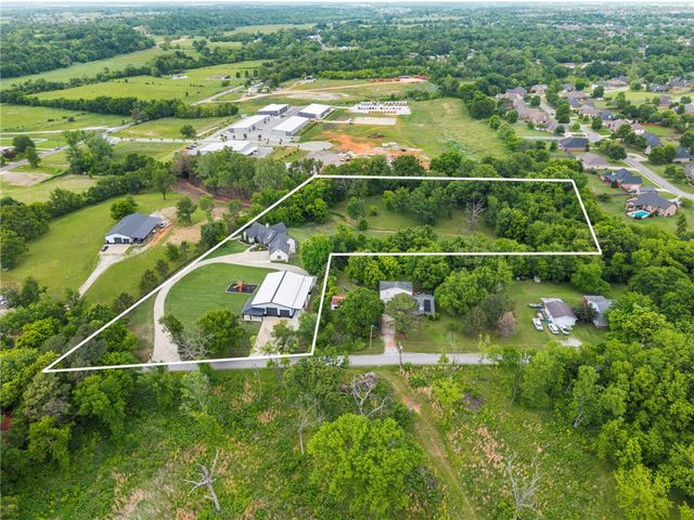260 W Brown Road, Cave Springs, AR 72718
