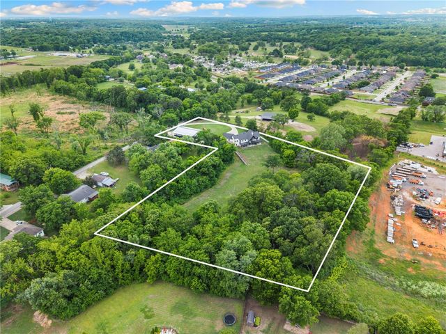 260 W Brown Road, Cave Springs, AR 72718