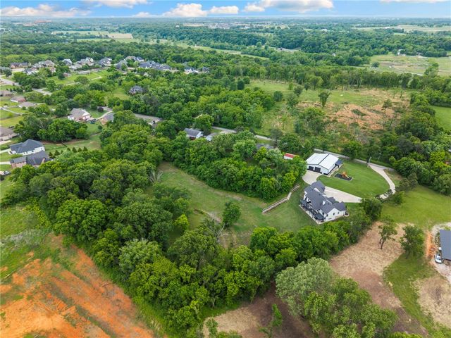 260 W Brown Road, Cave Springs, AR 72718
