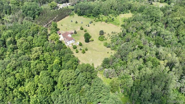 3733 N Hoover Avenue, Hamilton Township, MI 48624