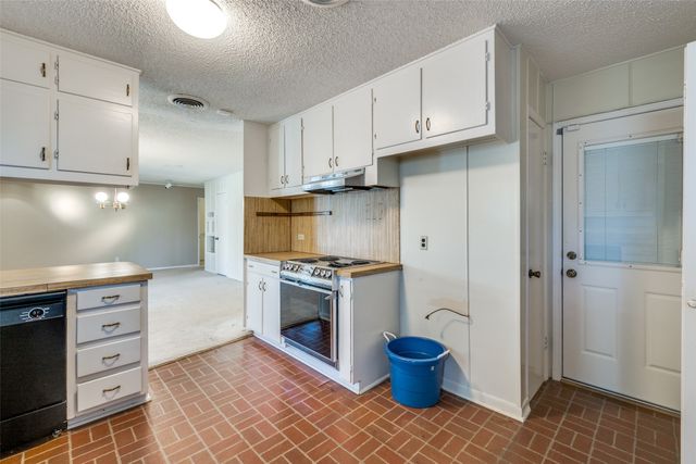 5613 Westcreek Drive, Fort Worth, TX 76133
