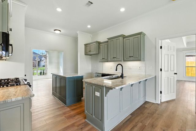 305 Maranes Circle, Maumelle, AR 72113