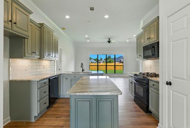 305 Maranes Circle, Maumelle, AR 72113