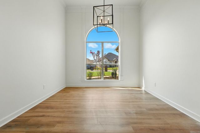 305 Maranes Circle, Maumelle, AR 72113