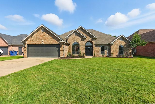 305 Maranes Circle, Maumelle, AR 72113