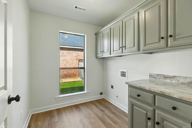 305 Maranes Circle, Maumelle, AR 72113