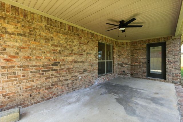 305 Maranes Circle, Maumelle, AR 72113