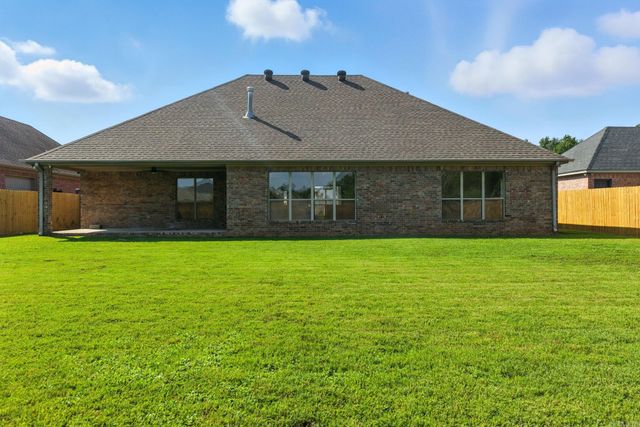 305 Maranes Circle, Maumelle, AR 72113