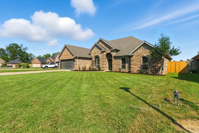 305 Maranes Circle, Maumelle, AR 72113