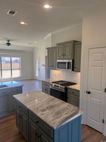 305 Maranes Circle, Maumelle, AR 72113