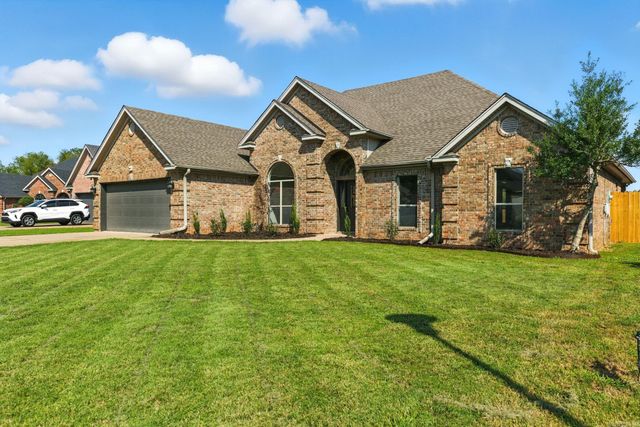 305 Maranes Circle, Maumelle, AR 72113