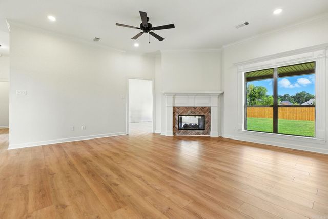 305 Maranes Circle, Maumelle, AR 72113