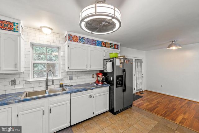 434 KING DAVID DR, Linden, VA 22642