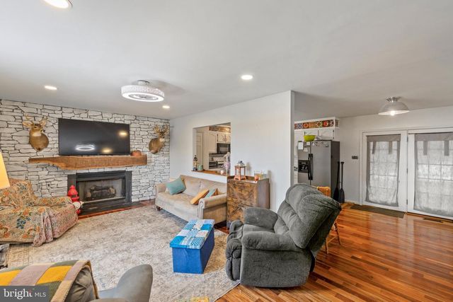 434 KING DAVID DR, Linden, VA 22642