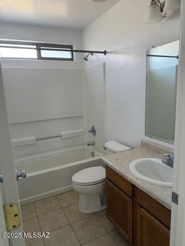 11117 W Golden Willow Drive, Marana, AZ 85653