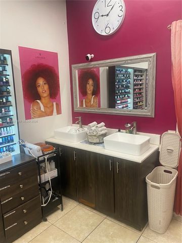 1527 Alton Road, Miami Beach, FL 33139