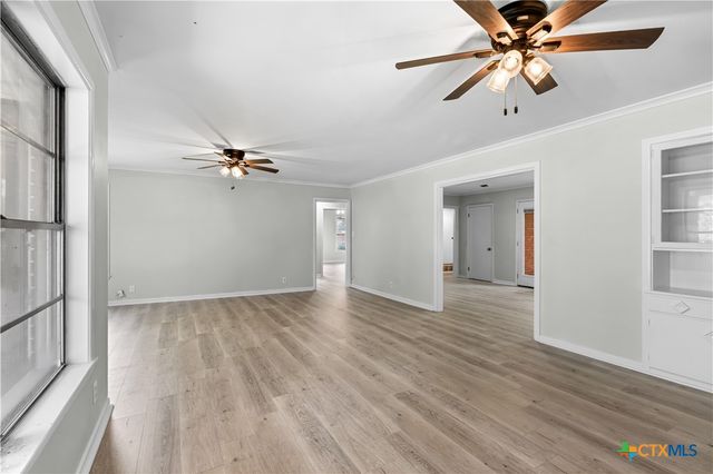 1412 E Leon Street, Gatesville, TX 76528